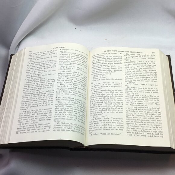 The Complete Short Stories and Famous Essays of Mark Twain, One Volume Edition - Picture 13 of 14